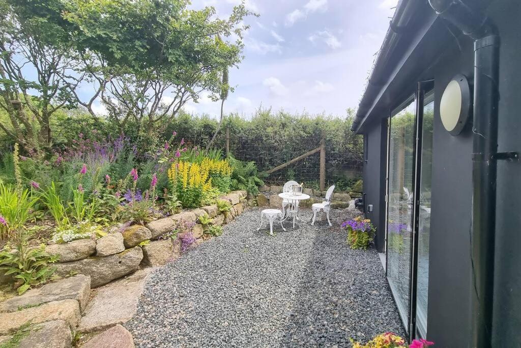 Hallegan Annexe With Private Garden And Woodland Camborne Kültér fotó